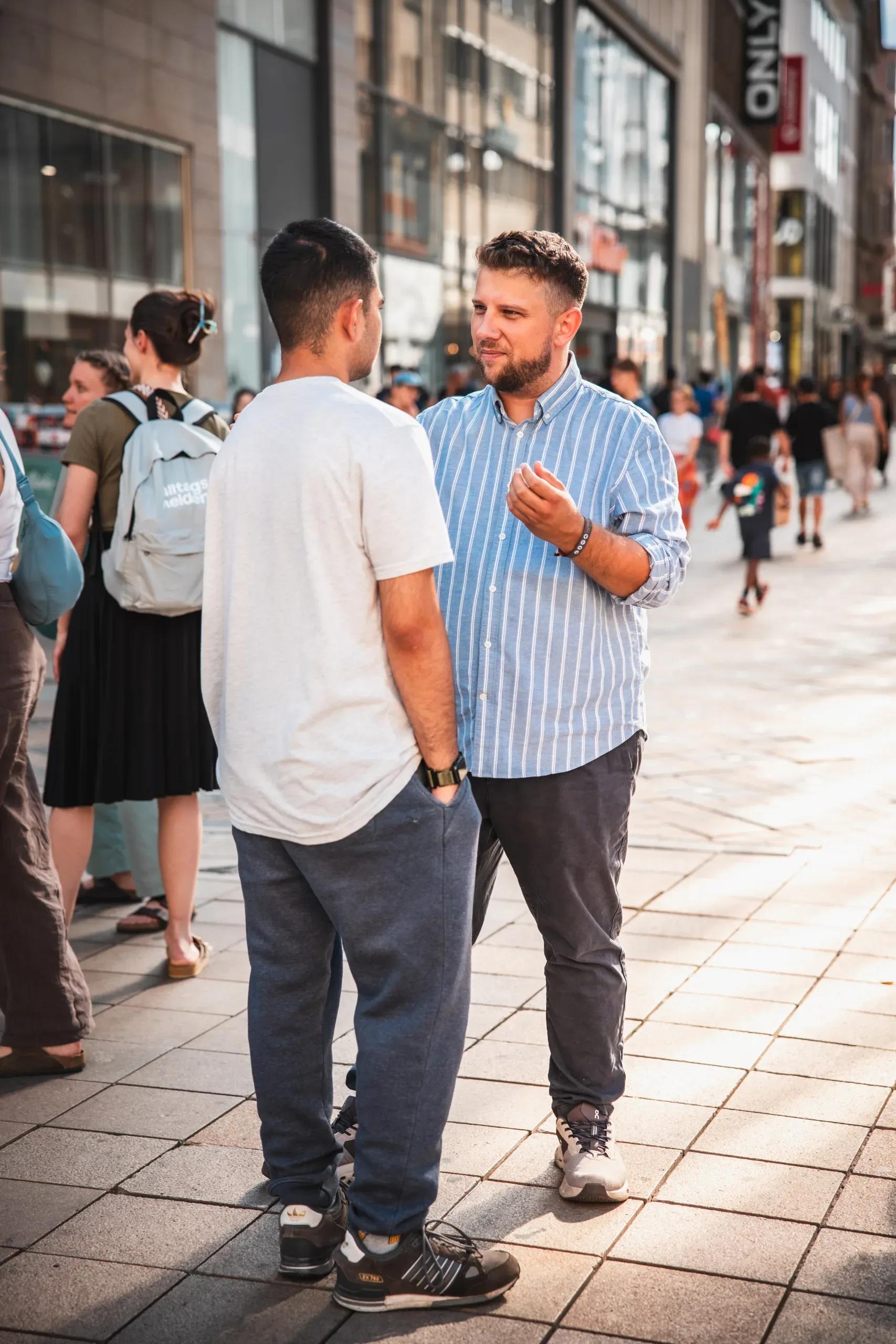 Outreach-Gespräch auf einem Einsatz